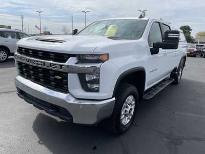 2020 Chevrolet 2500 Crew Cab, $32993. Photo 4