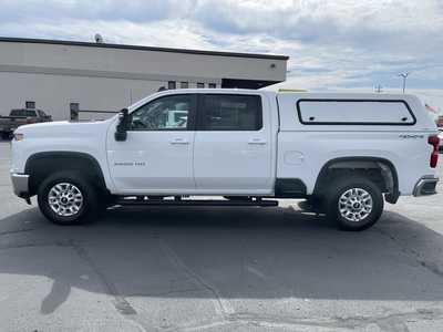 2020 Chevrolet 2500 Crew Cab, $32993. Photo 5