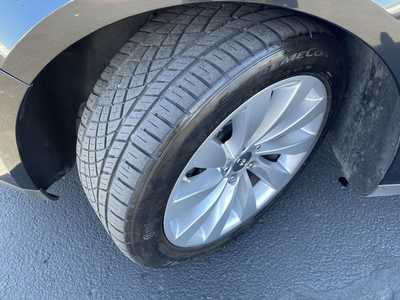 2014 Lincoln MKS, $13987. Photo 9