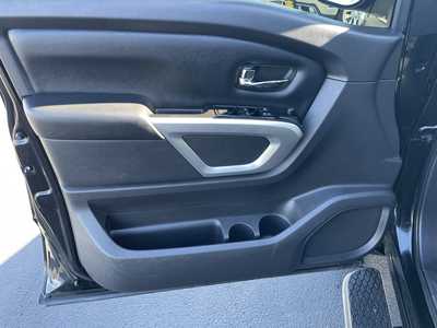 2018 Nissan Titan, $25487. Photo 12