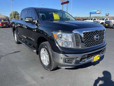 2018 Nissan Titan, $25487. Photo 2