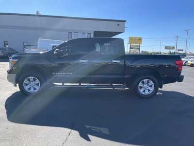 2018 Nissan Titan, $25487. Photo 5