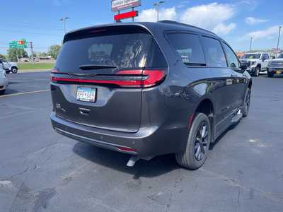 2021 Chrysler Pacifica, $51995. Photo 5