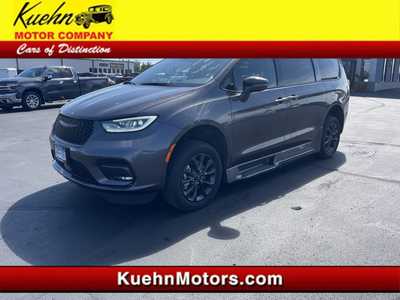 2021 Chrysler Pacifica, $51995. Photo 1