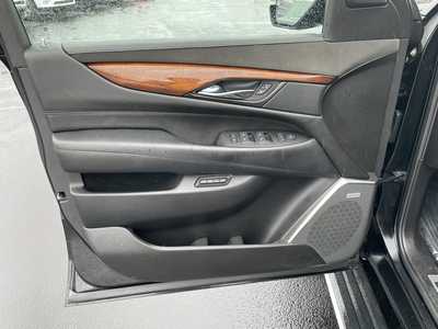 2016 Cadillac Escalade ESV, $11995. Photo 11
