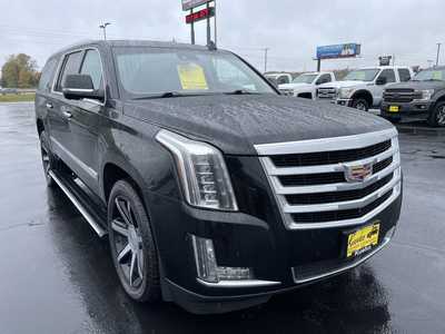2016 Cadillac Escalade ESV, $11995. Photo 2
