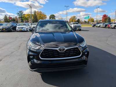 2021 Toyota Highlander, $36937. Photo 3