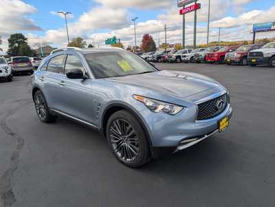 2017 Infiniti QX70, $15992. Photo 2