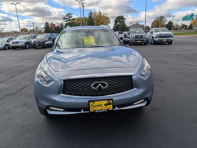2017 Infiniti QX70, $15992. Photo 3