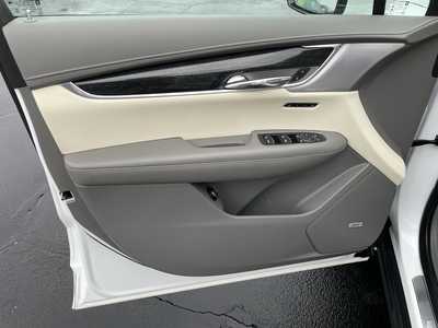 2021 Cadillac XT6, $26900. Photo 11