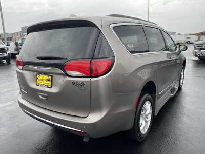 2017 Chrysler Pacifica, $35987. Photo 8