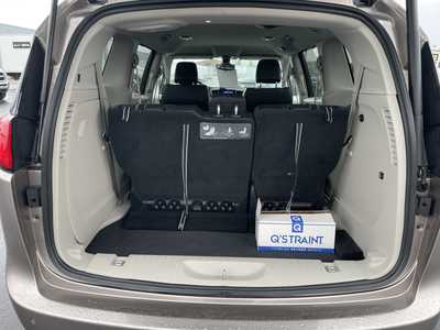 2017 Chrysler Pacifica, $35987. Photo 9