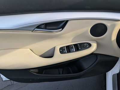 2020 Infiniti QX50, $20995. Photo 10