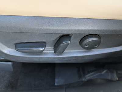 2020 Infiniti QX50, $20995. Photo 12