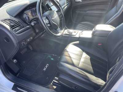 2015 Chrysler 300, $18927. Photo 12