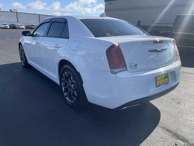 2015 Chrysler 300, $18927. Photo 6