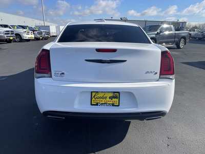 2015 Chrysler 300, $18927. Photo 7
