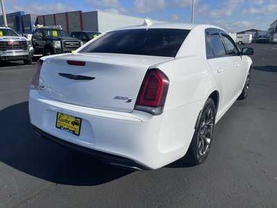 2015 Chrysler 300, $18927. Photo 8