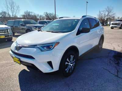 2018 Toyota RAV4, $23495. Photo 4