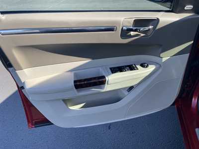 2009 Chrysler 300, $16987. Photo 11