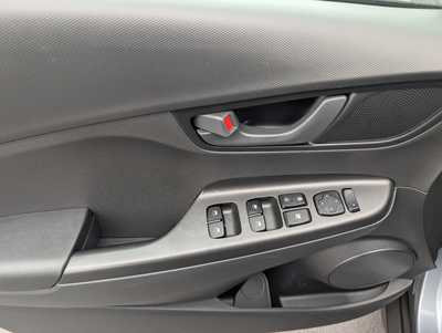 2019 Hyundai Kona, $13937. Photo 10