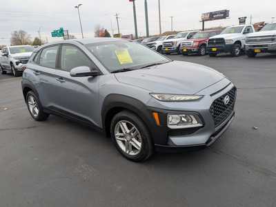 2019 Hyundai Kona, $13937. Photo 2