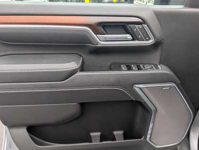 2025 GMC 2500 Crew Cab, $67987. Photo 12