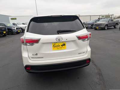 2016 Toyota Highlander, $20487. Photo 7