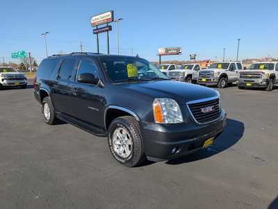 2012 GMC Yukon XL, $13987. Photo 2
