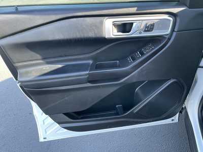 2020 Ford Explorer, $21900. Photo 12