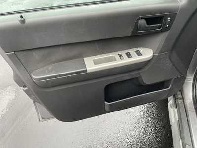 2009 Ford Escape, $2995. Photo 12