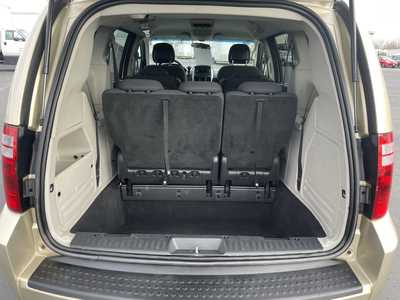 2010 Dodge Caravan, Grand, $8997. Photo 9