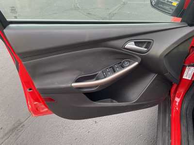 2012 Ford Focus, $4995. Photo 11