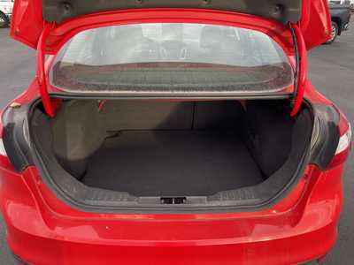 2012 Ford Focus, $4995. Photo 9