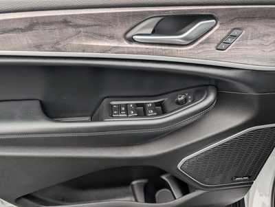 2022 Jeep Grand Cherokee L, $29986. Photo 10