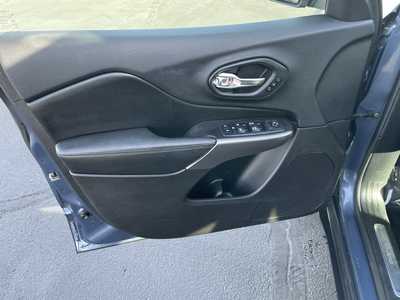 2020 Jeep Cherokee, $17995. Photo 11