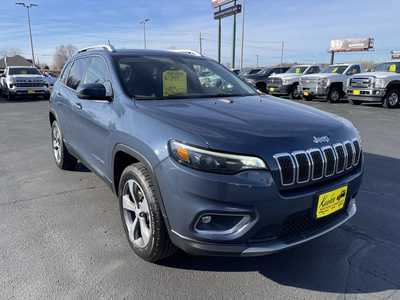 2020 Jeep Cherokee, $17995. Photo 2