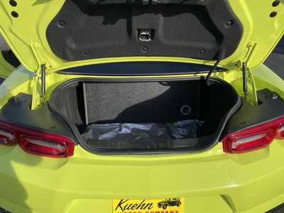 2021 Chevrolet Camaro, $39987. Photo 11