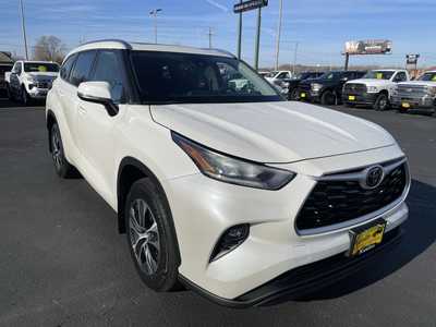 2021 Toyota Highlander, $35987. Photo 2
