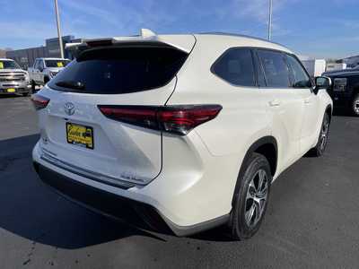 2021 Toyota Highlander, $35987. Photo 8