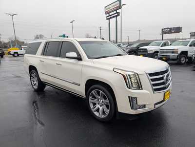2015 Cadillac Escalade ESV, $23987. Photo 2