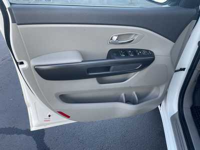 2017 Kia Sedona, $9497. Photo 12
