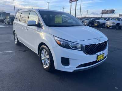 2017 Kia Sedona, $9497. Photo 2