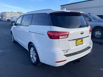 2017 Kia Sedona, $9497. Photo 6