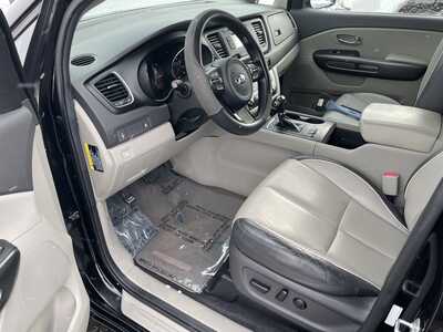 2016 Kia Sedona, $12487. Photo 12