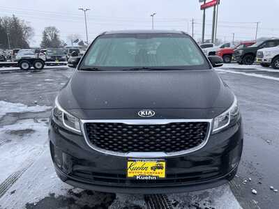 2016 Kia Sedona, $12487. Photo 3