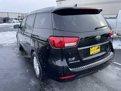 2016 Kia Sedona, $12487. Photo 6
