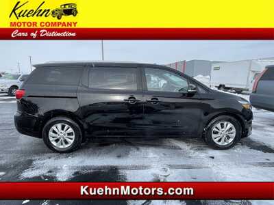 2016 Kia Sedona, $12487. Photo 1