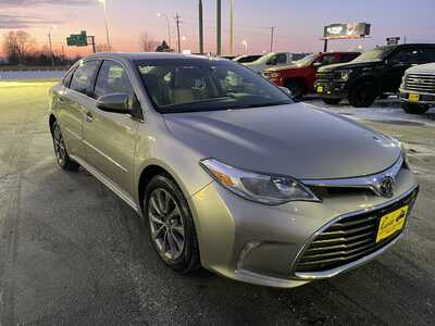 2017 Toyota Avalon, $22986. Photo 2