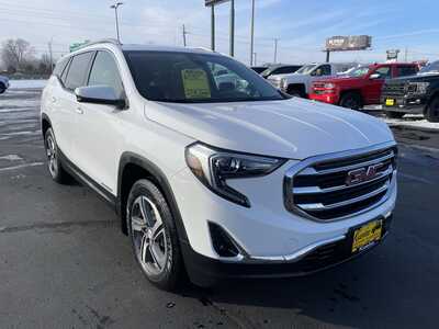 2021 GMC Terrain, $15987. Photo 2